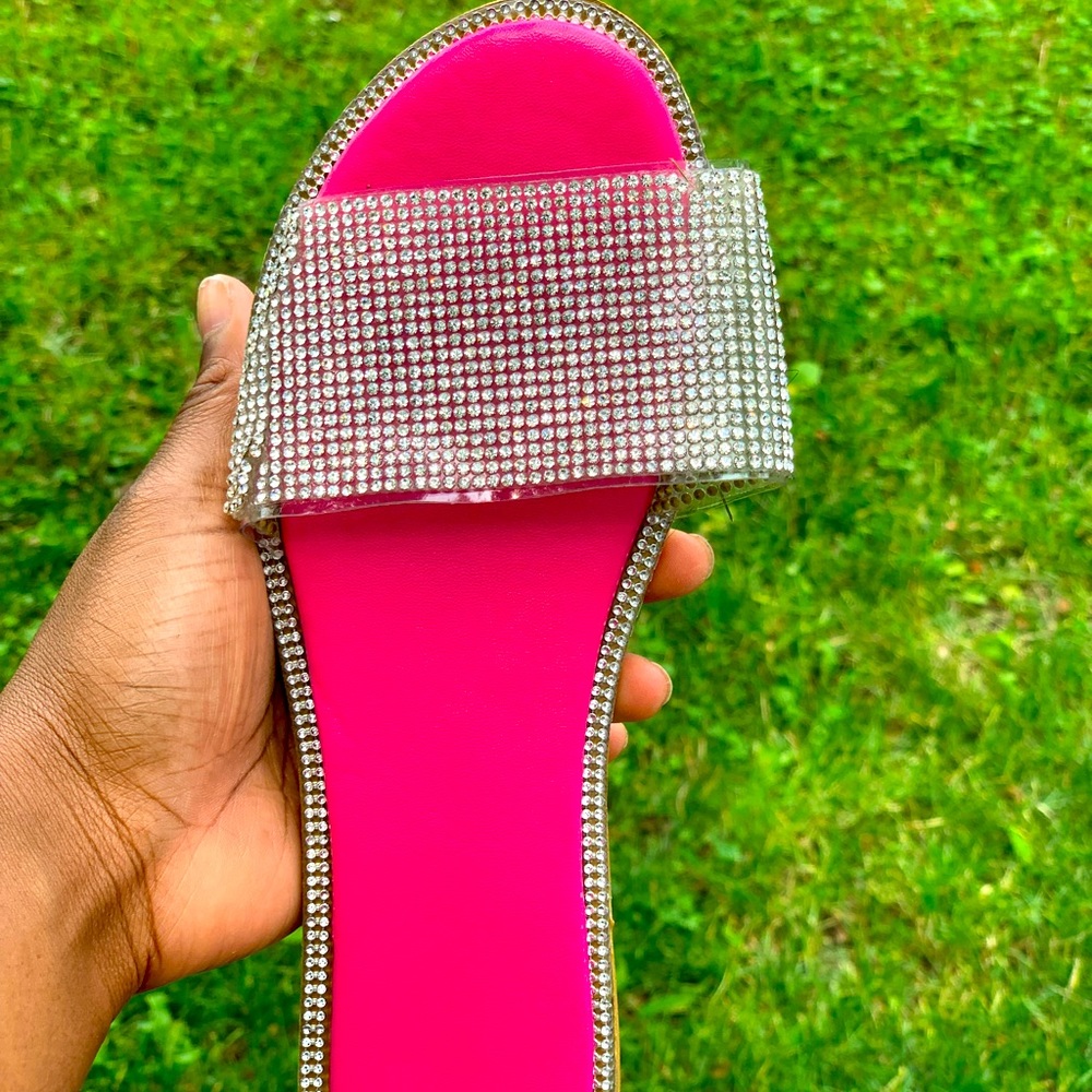 Pink & black rhinestone sandals!